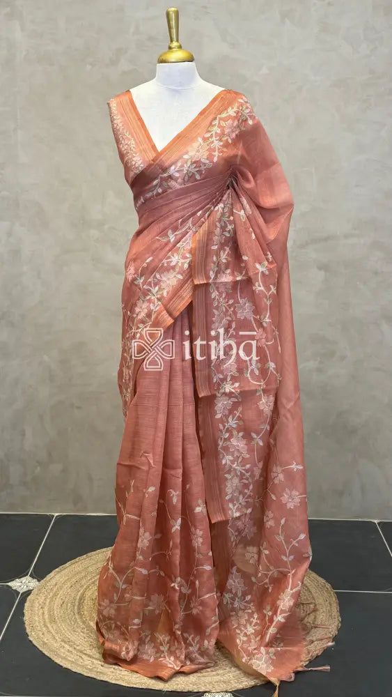 LINEN APPLIQUE EMBROIDERY SAREE - PEACH