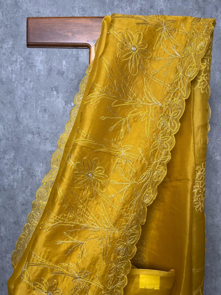 SILK ORGANZA APPLIQUE SAREE - Image 2