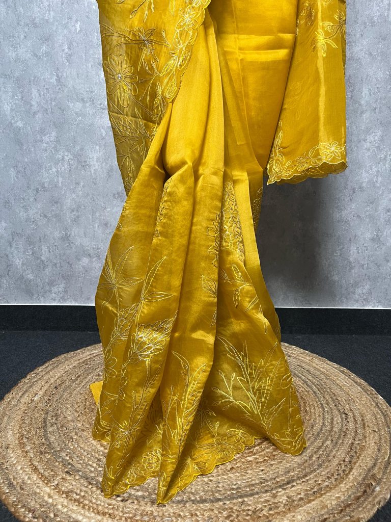 SILK ORGANZA APPLIQUE SAREE - Image 3