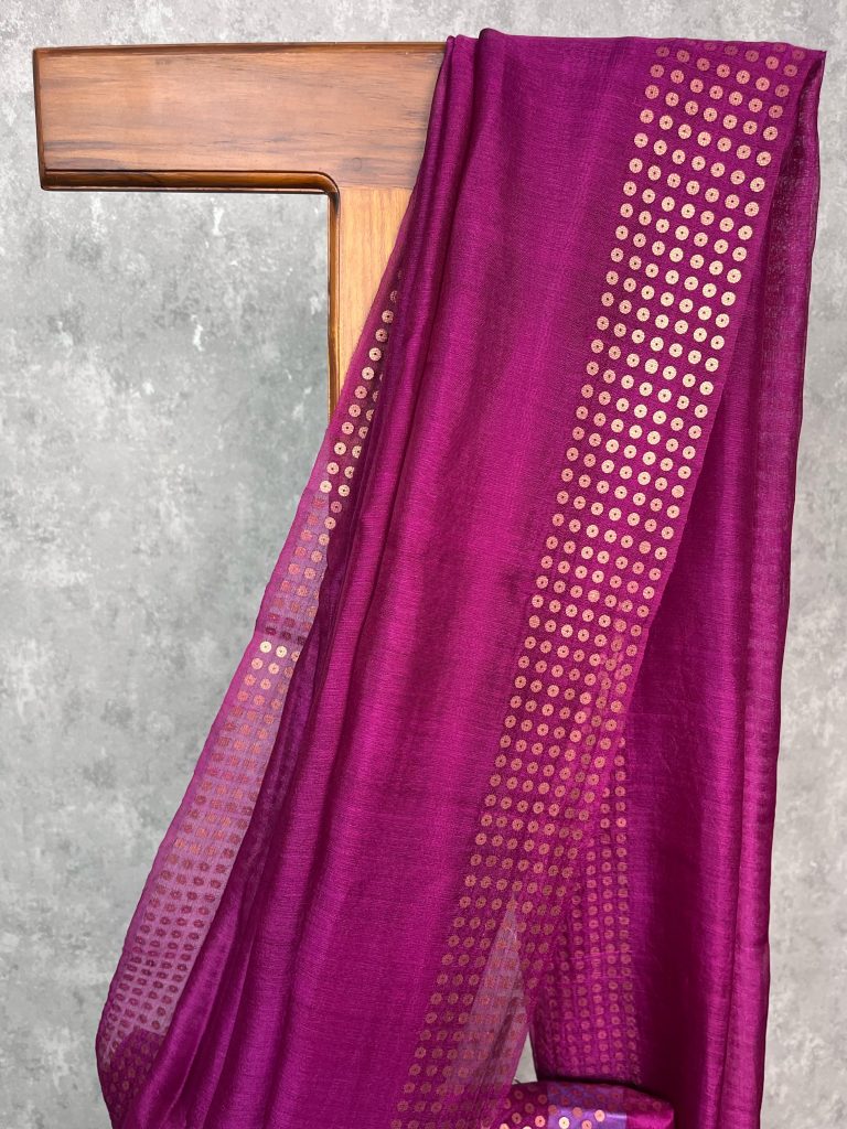 KORA MUSLIN SEQUENCE EMBROIDERY SAREE - Image 2