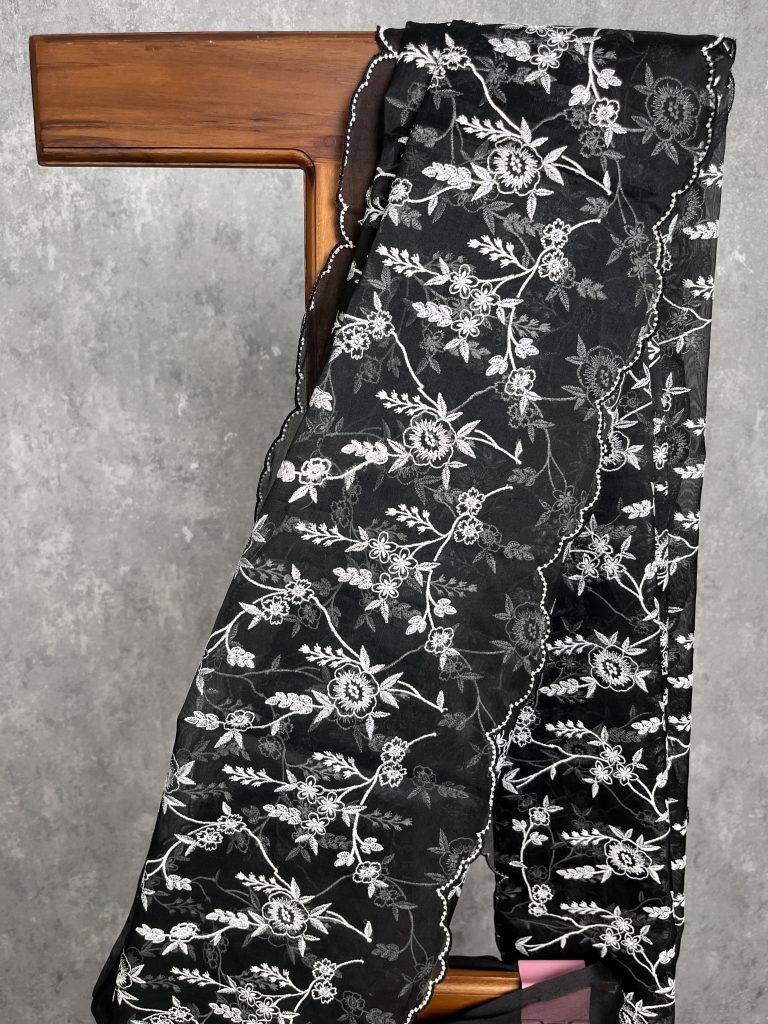 SEMI ORGANZA THREAD EMBROIDERY BANARASI SAREE - Image 3