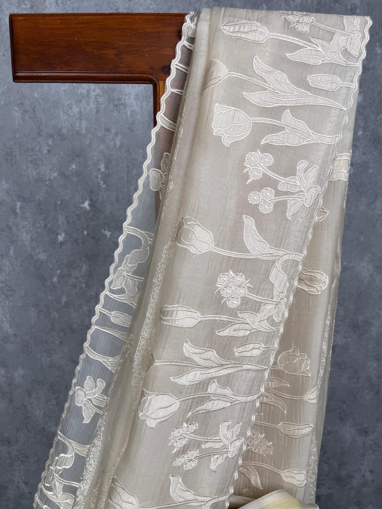 SILK ORGANZA APPLIQUE SAREE - Image 2