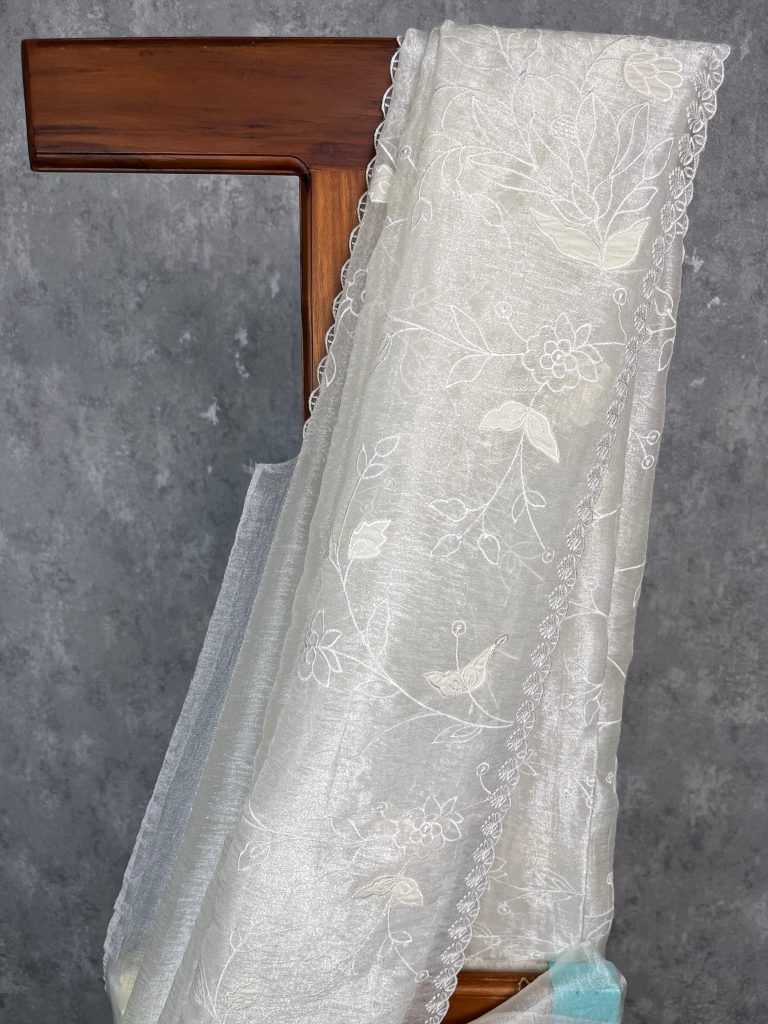SEMI ORGANZA APPLIQUE EMBROIDERY SAREE - Image 2