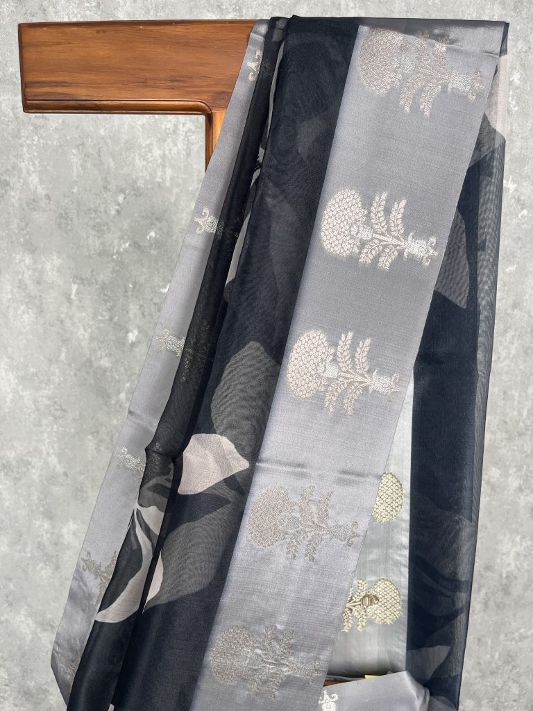 PRINTED ORGANZA SATIN BORDER BANARASI SAREE - Image 2