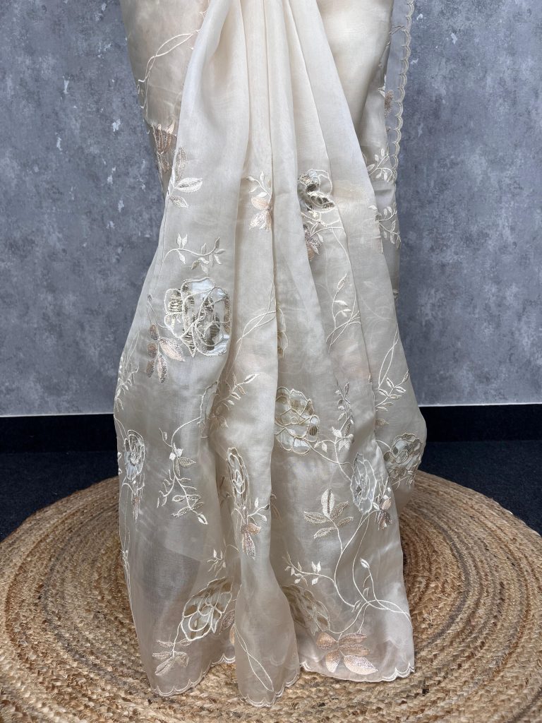 SILK ORGANZA APPLIQUE SAREE - Image 3