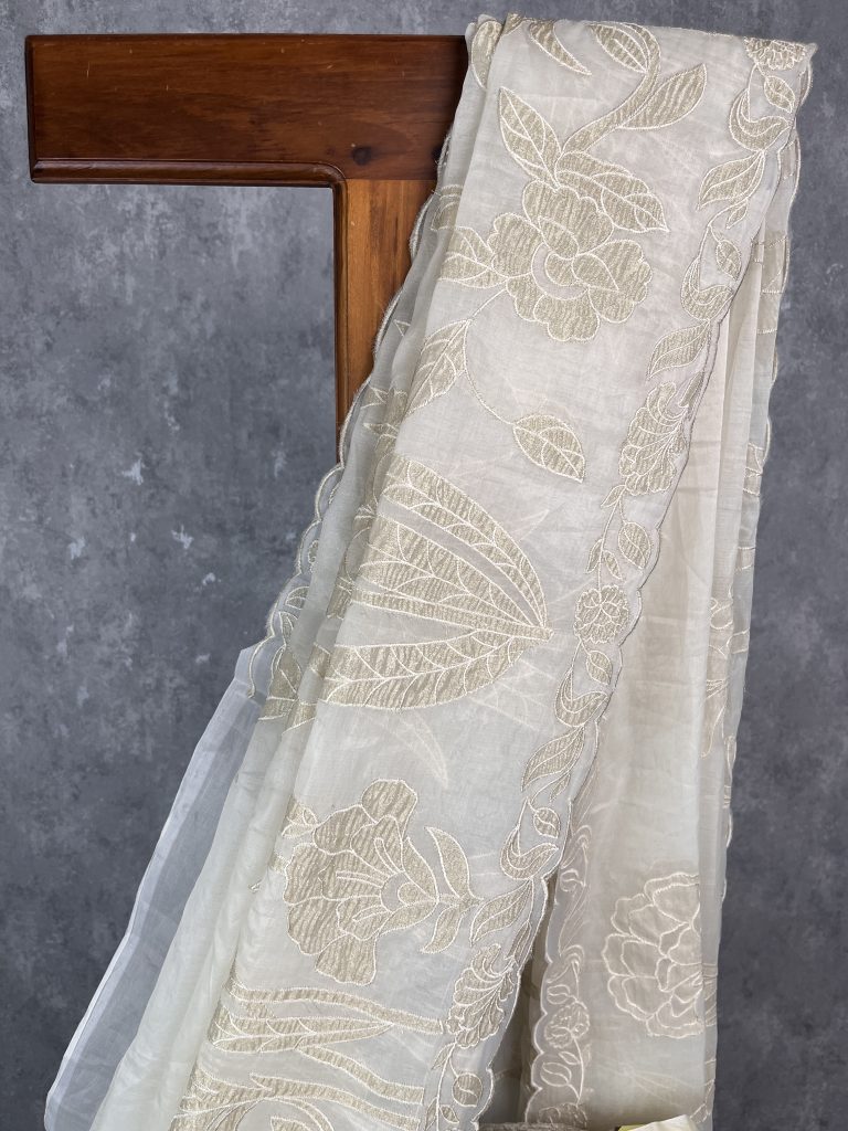 ORGANZA TISSUE APPLIQUE EMBROIDERY SAREE - Image 2