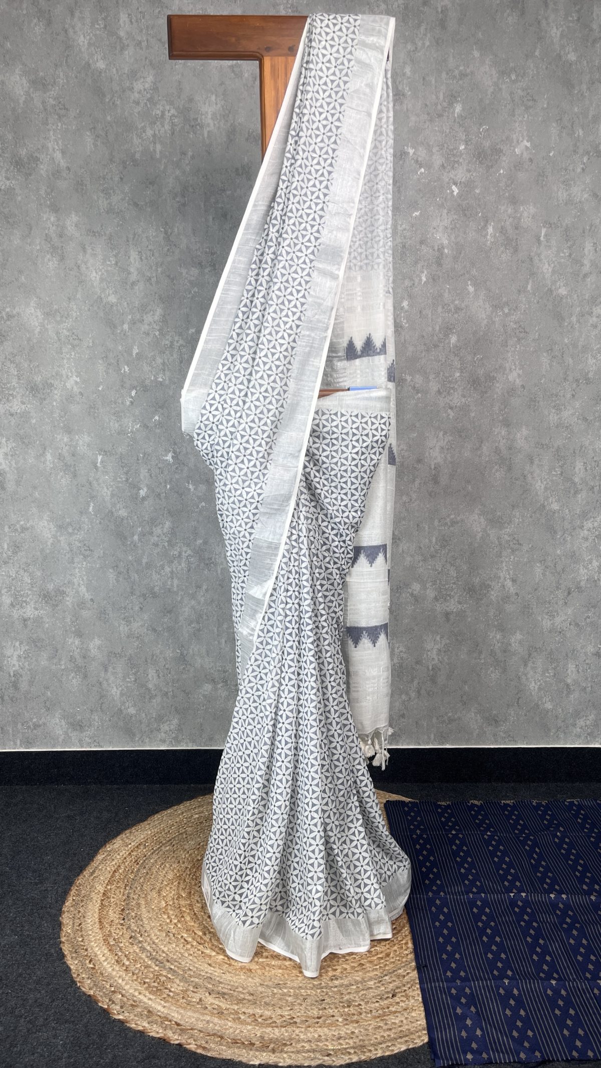 SEMI LINEN PRINTED SAREE