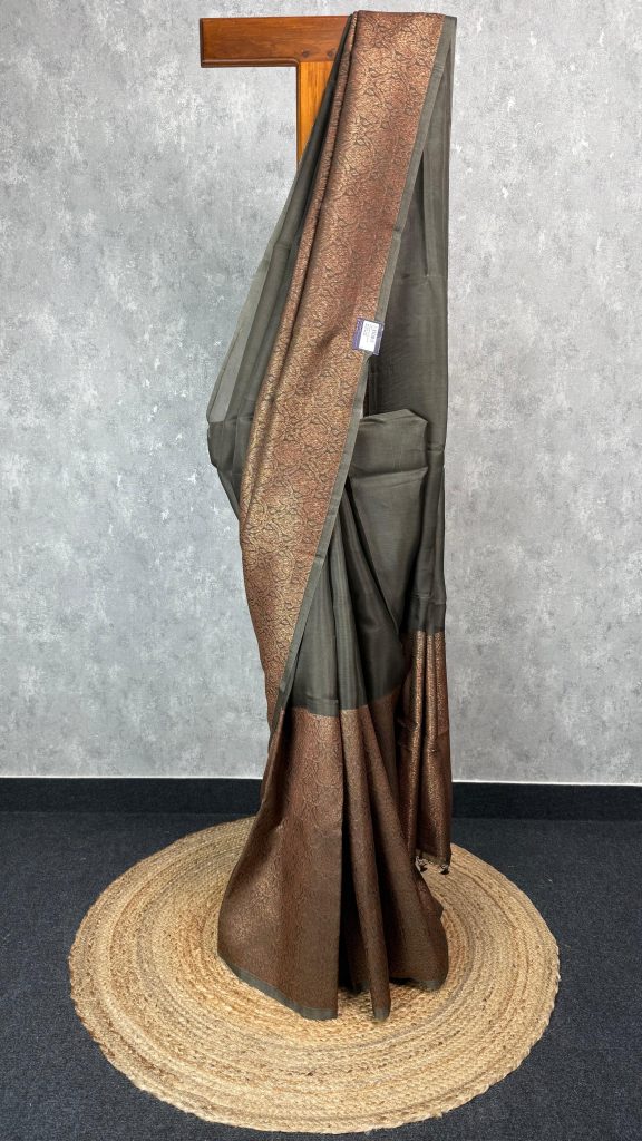 KORA  ANTIQUE BHUTA BANARASI SAREE