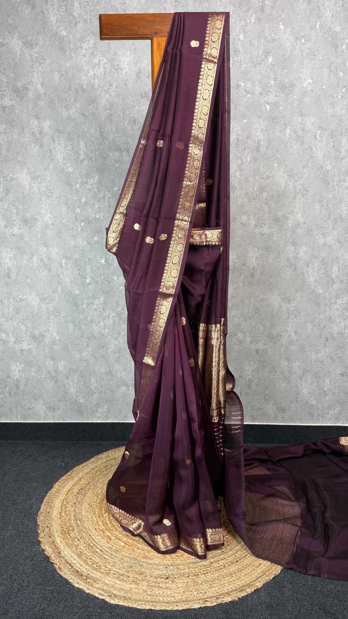 KORA KADUVA BHUTA BANARASI SAREE