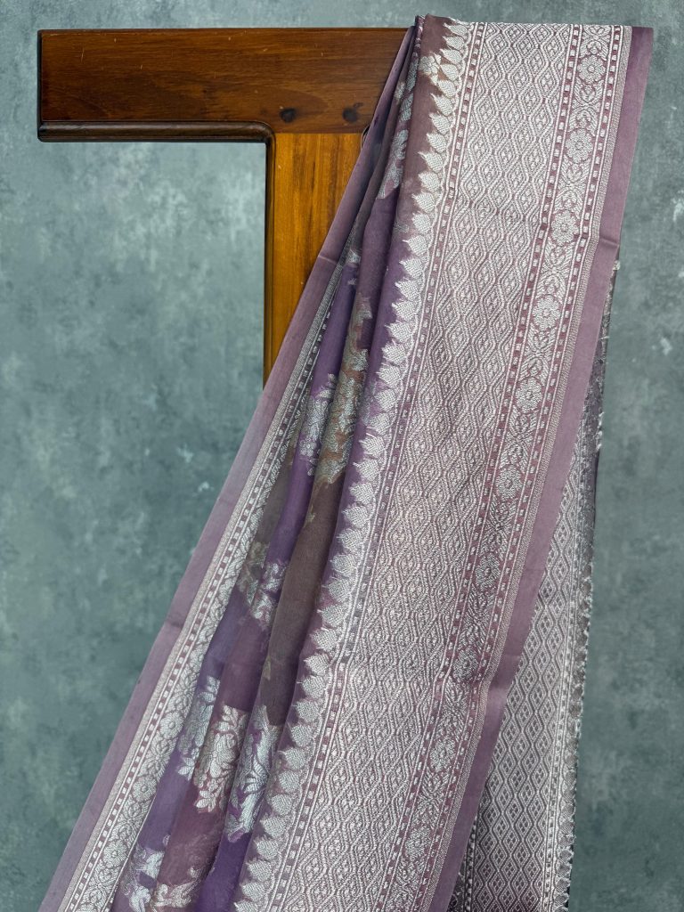 KORA HAND DYE SILVER BANARASI SAREE - Image 2