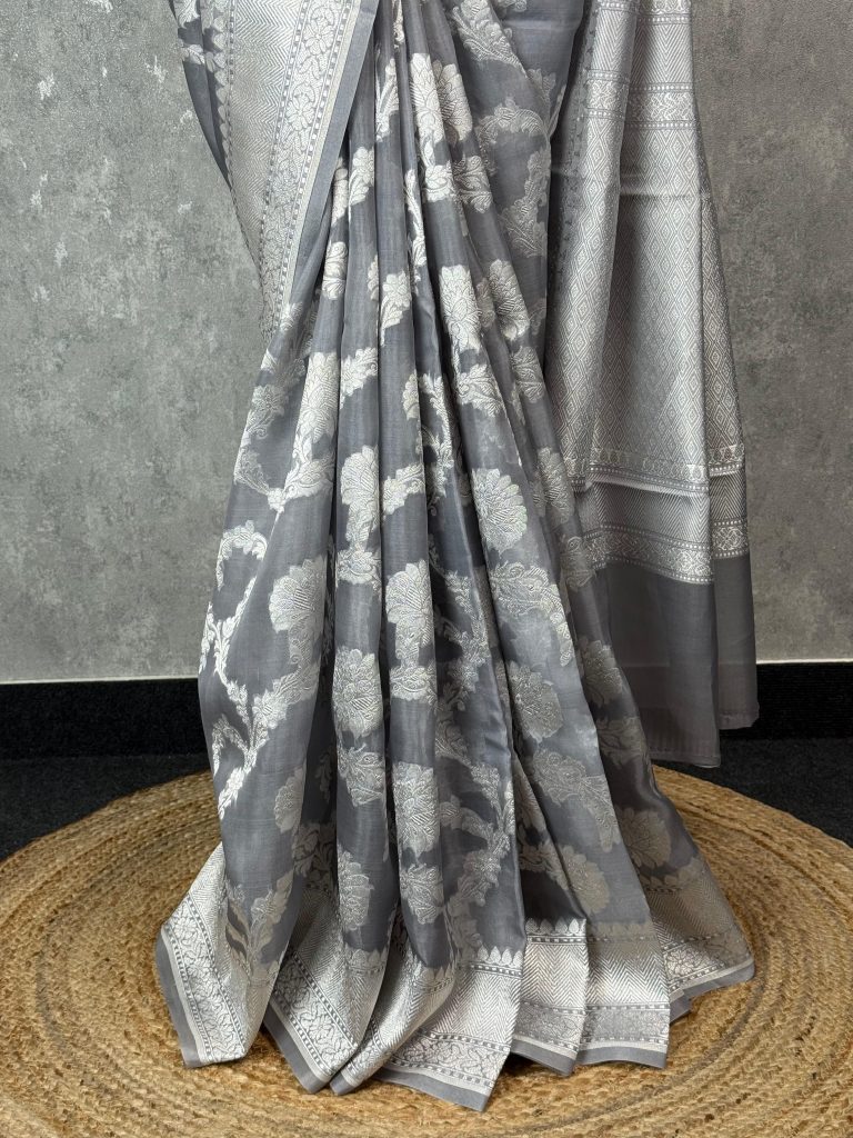 KORA GREY ZARI JAAL BANARASI SAREE - Image 3