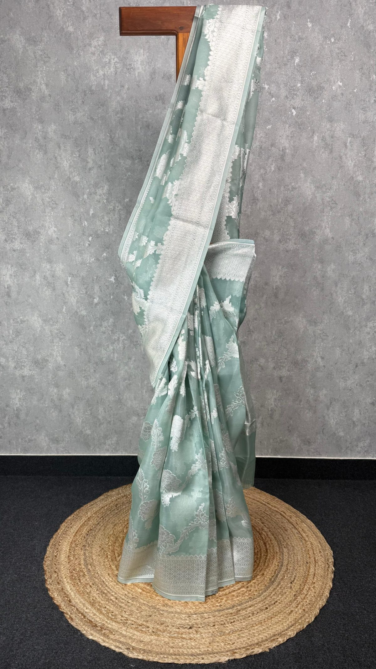 KORA SILVER ZARI JAAL BANARASI SAREE