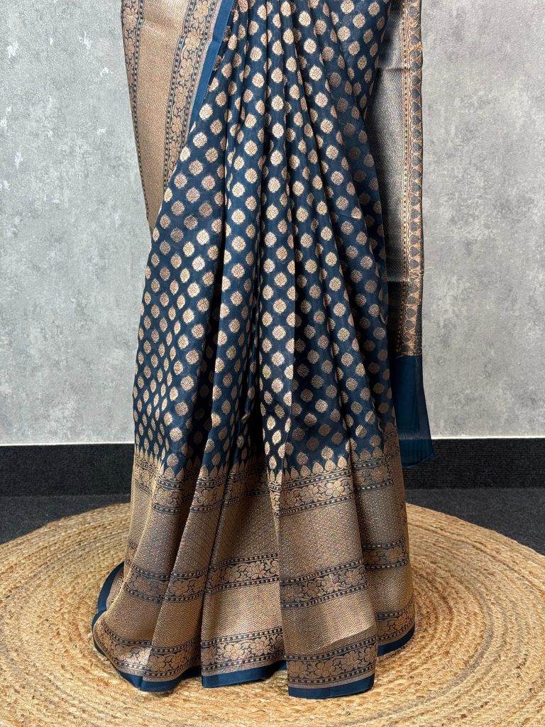 KORA WATER ZARI BHUTA BANARASI SAREE - Image 3
