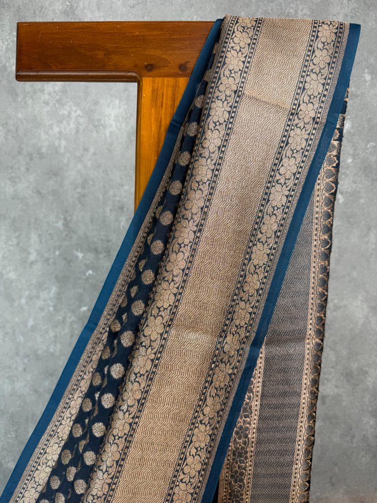 KORA WATER ZARI BHUTA BANARASI SAREE - Image 2