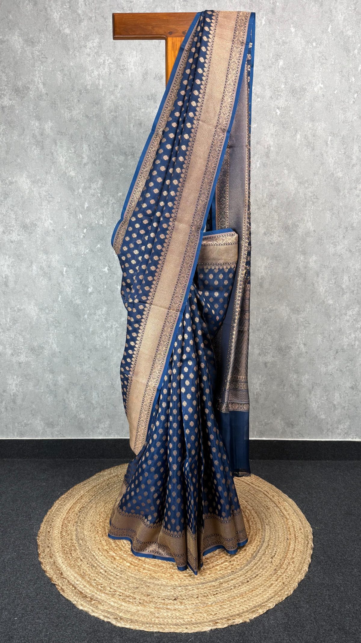 KORA WATER ZARI BHUTA BANARASI SAREE