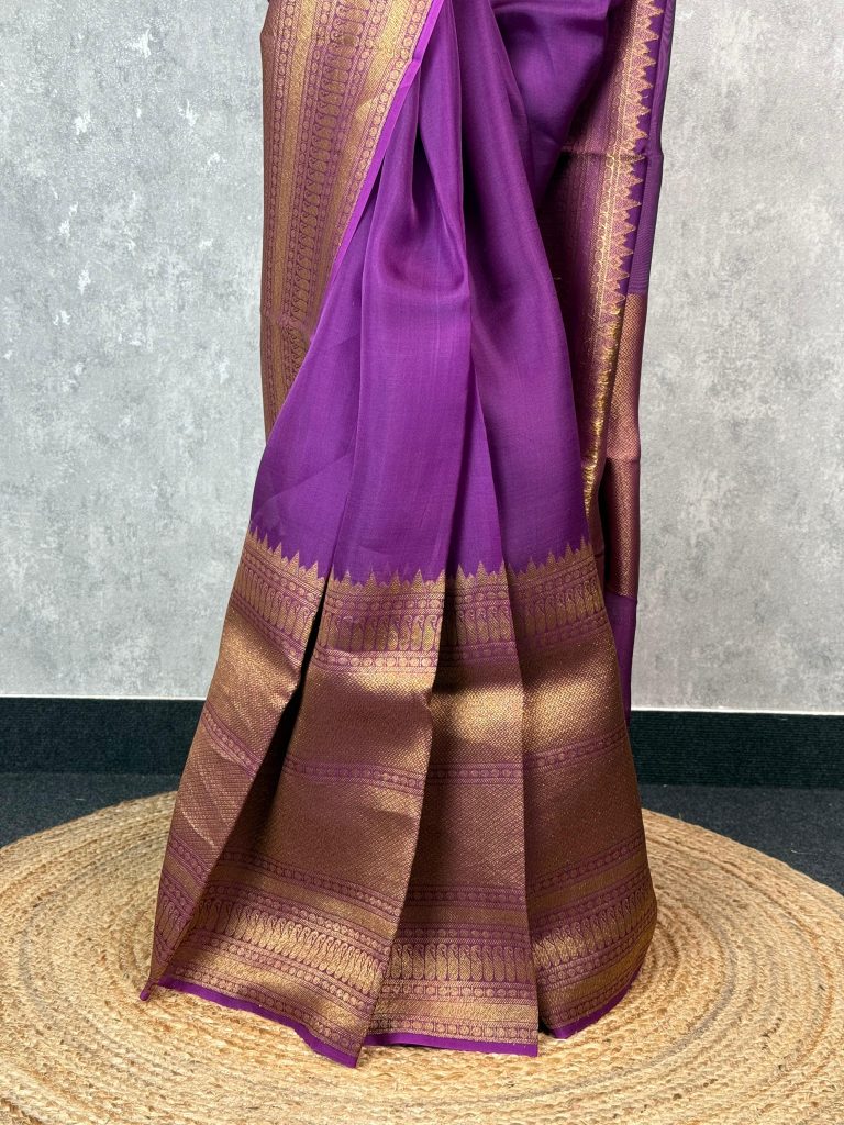 KORA ANTIQUE ZARI BIG BORDER BANARASI SAREE - Image 3