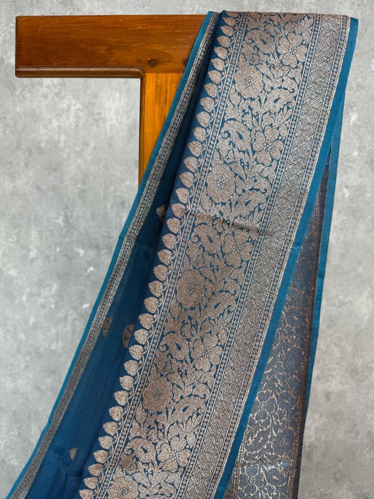 KORA ANTIQUE ZARI BORDER BANARASI SAREE - Image 2