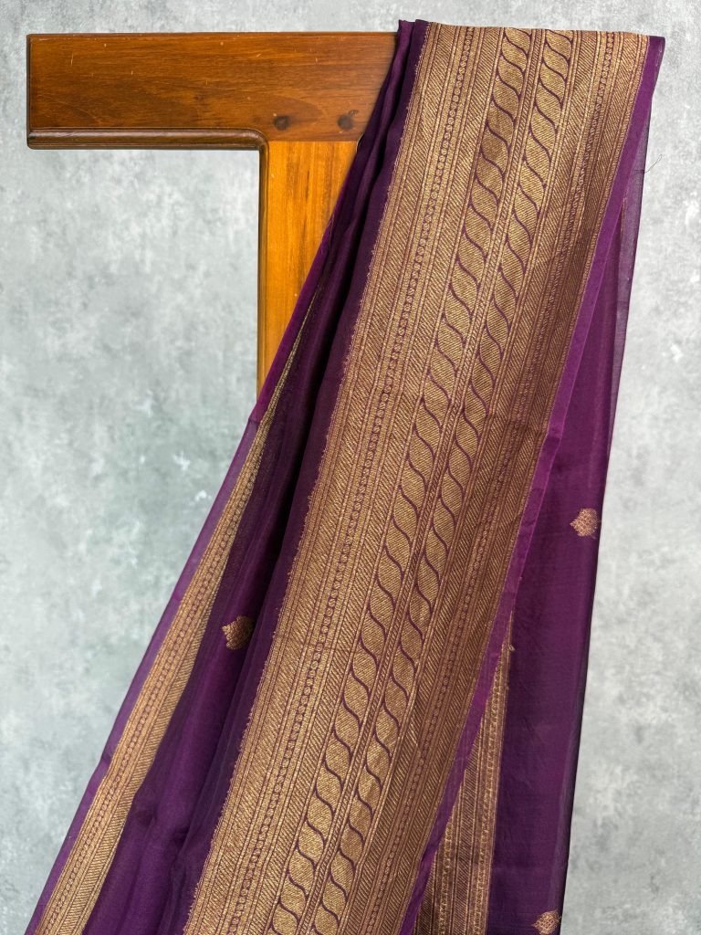 KORA ANTIQUE ZARI BORDER BANARASI SAREE - Image 2