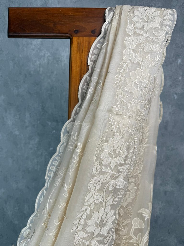 SILK ORGANZA APPLIQUE EMBROIDERY SAREE - Image 2