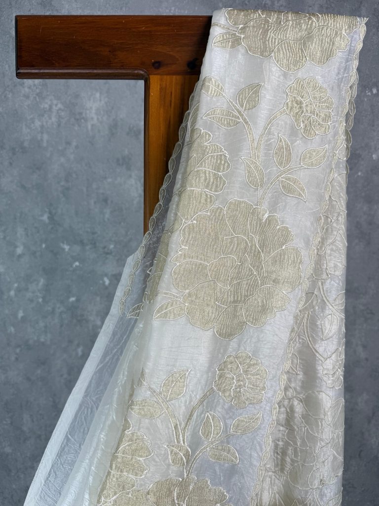 ORGANZA TISSUE APPLIQUE EMBROIDERY SAREE - Image 2
