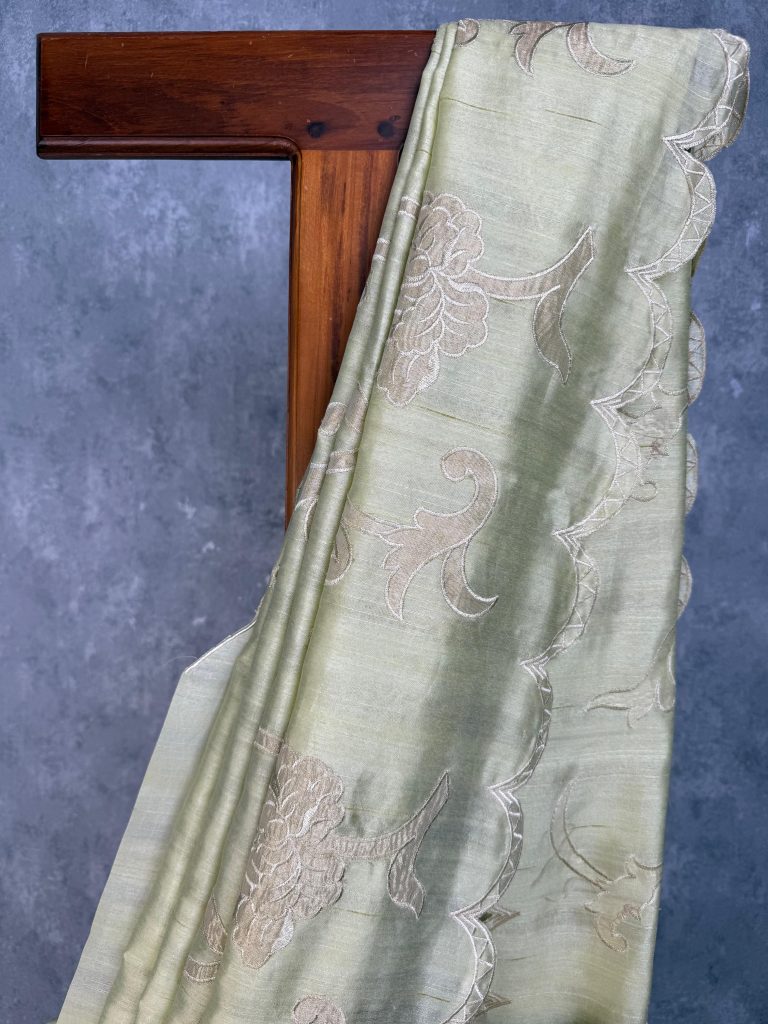 SEMI TUSSAR APPLIQUE EMBROIDERY SAREE - Image 2