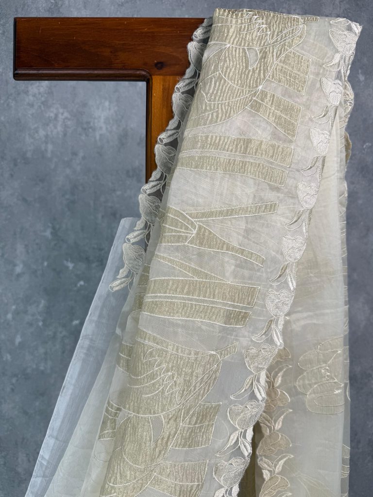 ORGANZA TISSUE APPLIQUE EMBROIDERY SAREE - Image 2