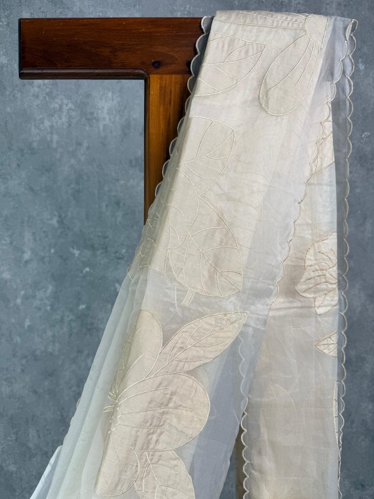 ORGANZA TISSUE APPLIQUE EMBROIDERY SAREE - Image 2