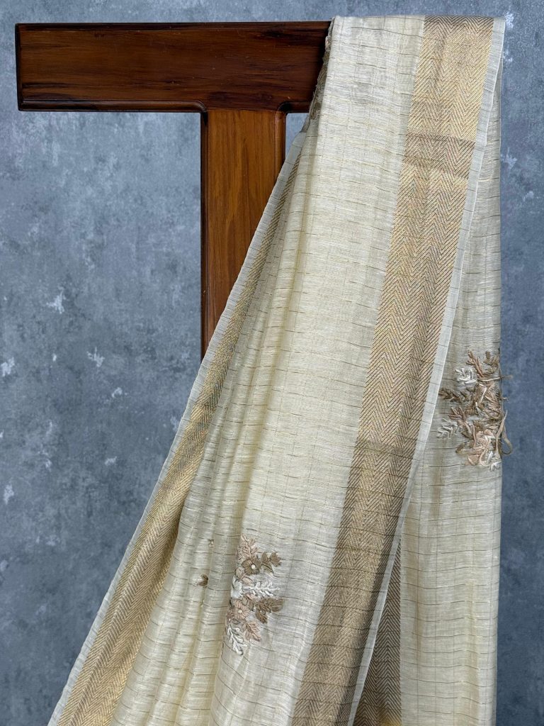 SILK LINEN EMBROIDERY SAREE - Image 2