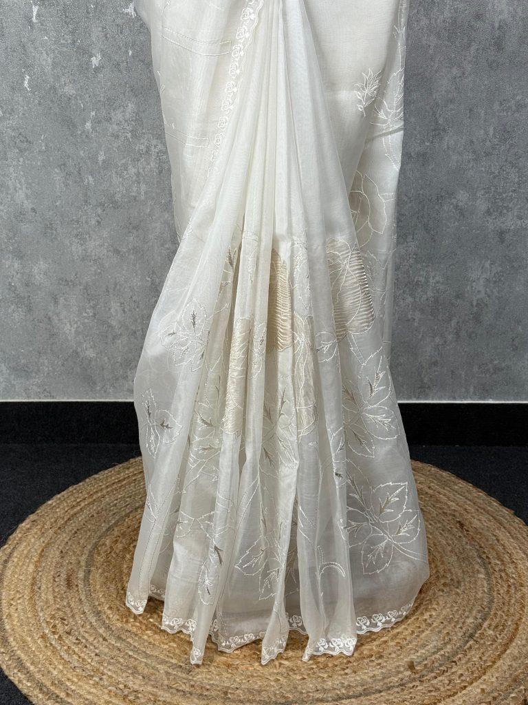 SILK ORGANZA TISSUE APPLIQUE EMBROIDERY SAREE - Image 3