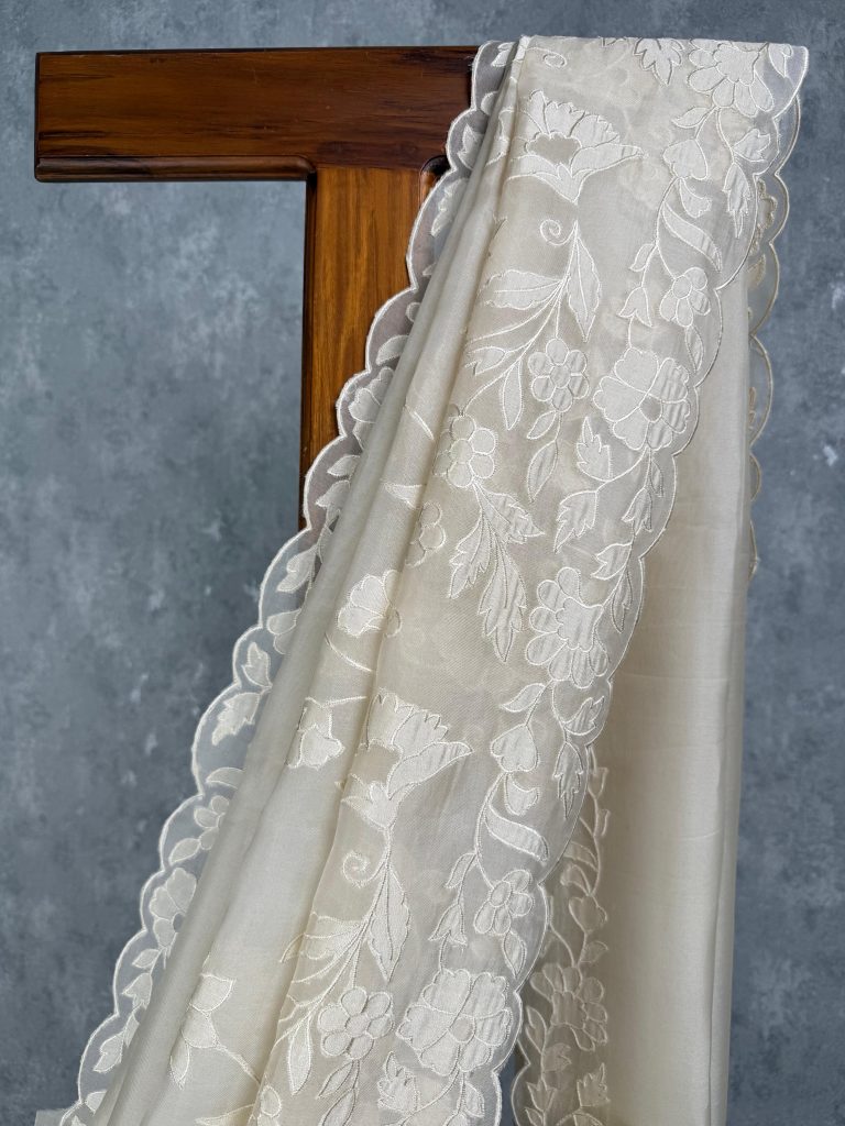 SILK ORGANZA APPLIQUE EMBROIDERY SAREE - Image 2