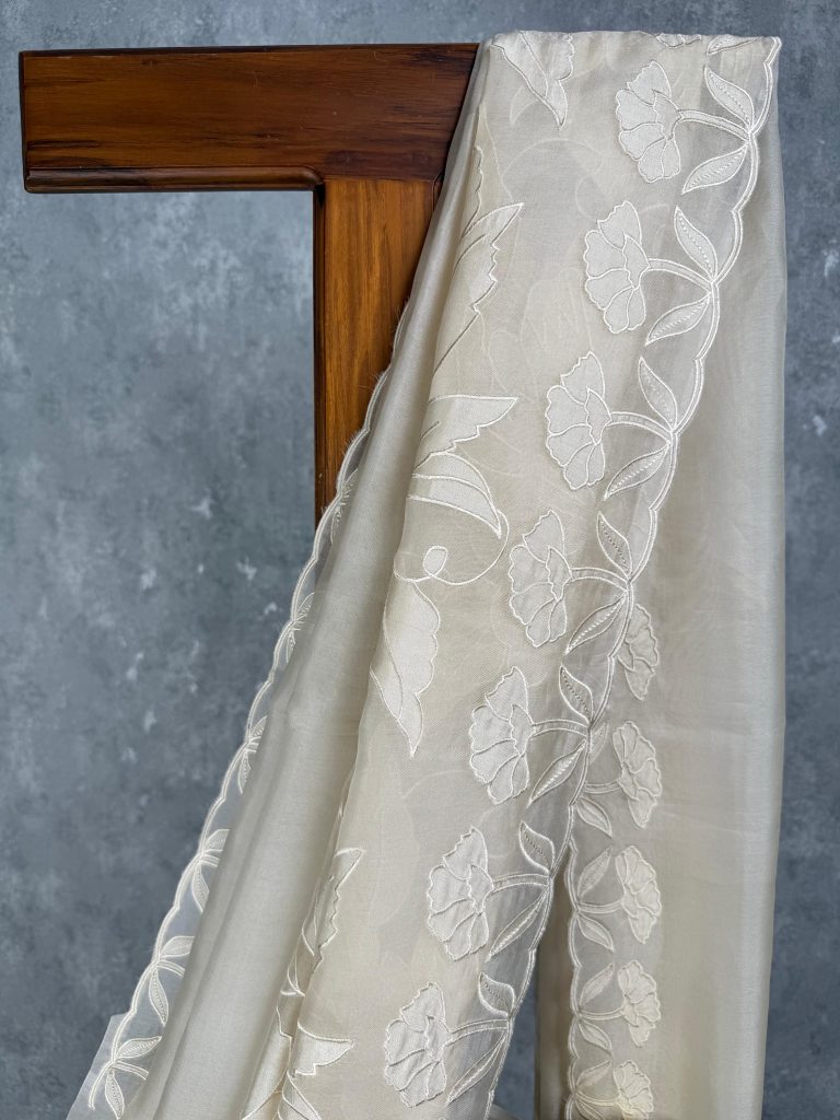 SILK ORGANZA APPLIQUE EMBROIDERY SAREE - Image 2