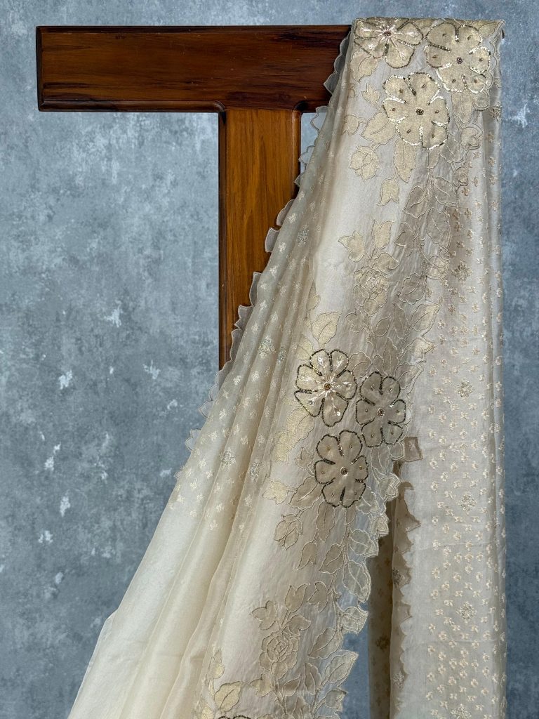 SILK ORGANZA APPLIQUE EMBROIDERY SAREE - Image 2