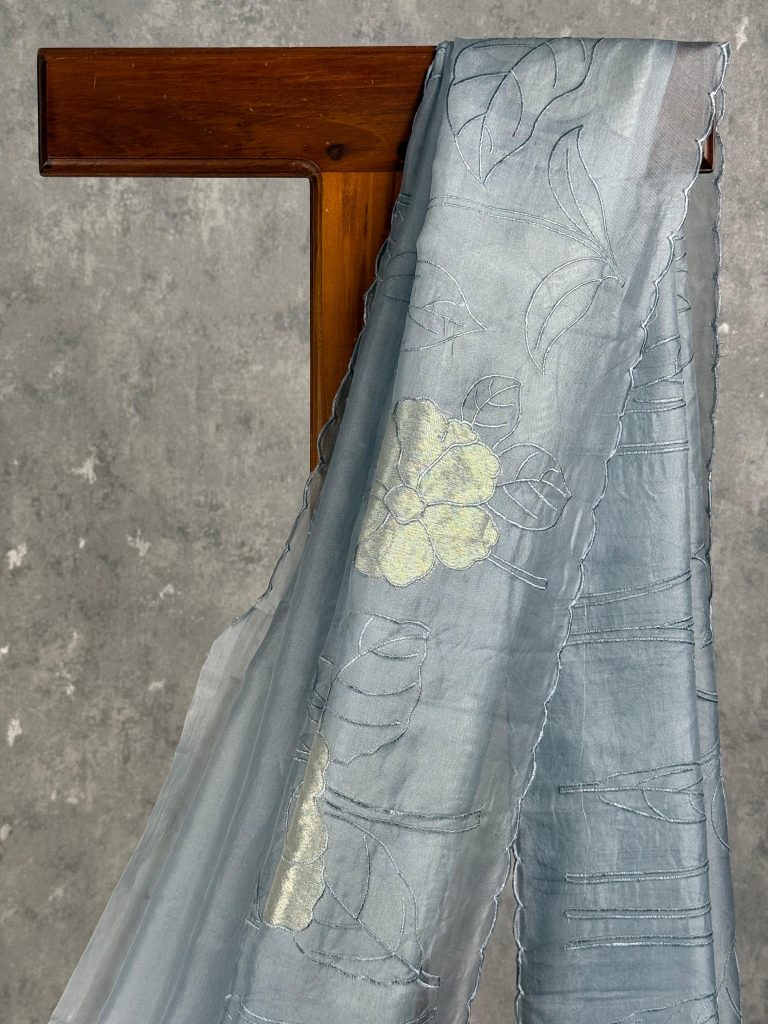 SILK ORGANZA TISSUE APPLIQUE EMBROIDERY SAREE - Image 2