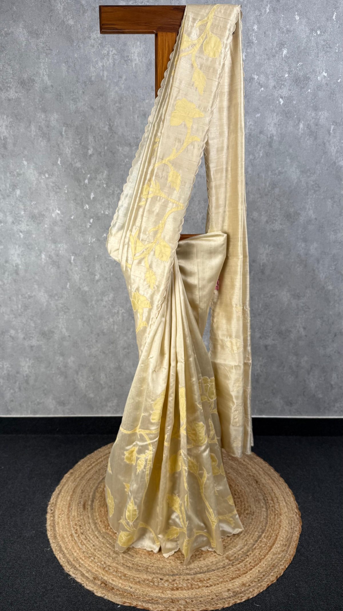 SEMI TUSSAR APPLIQUE EMBROIDERY SAREE