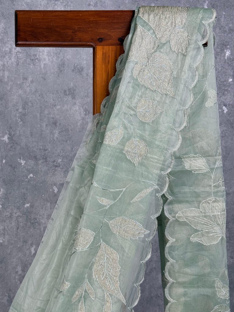 SEMI ORGANZA TISSUE APPLIQUE EMBROIDERY SAREE - Image 2