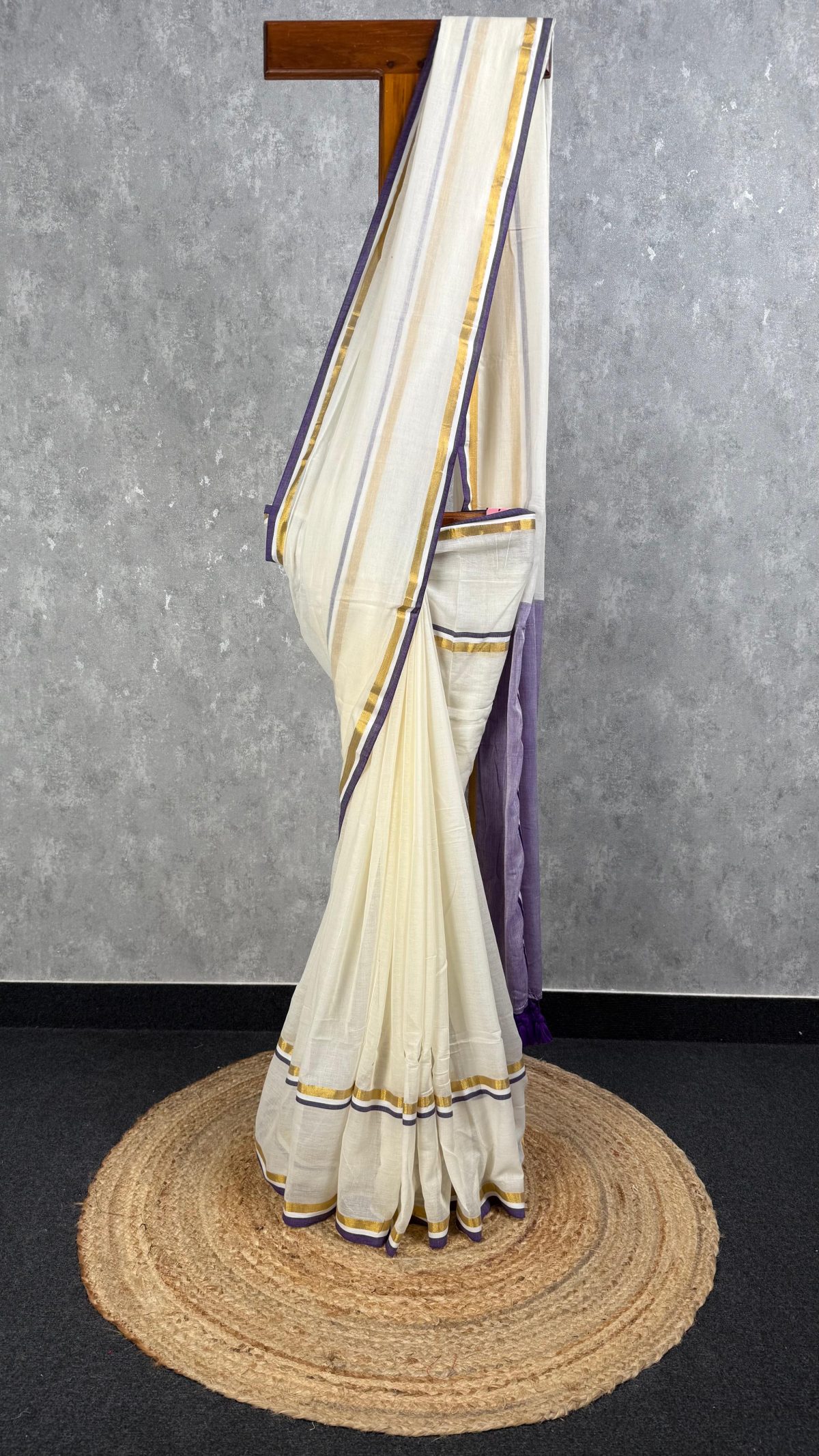 MUL COTTON VIOLET BORDER COTTON HANDLOOM SAREE