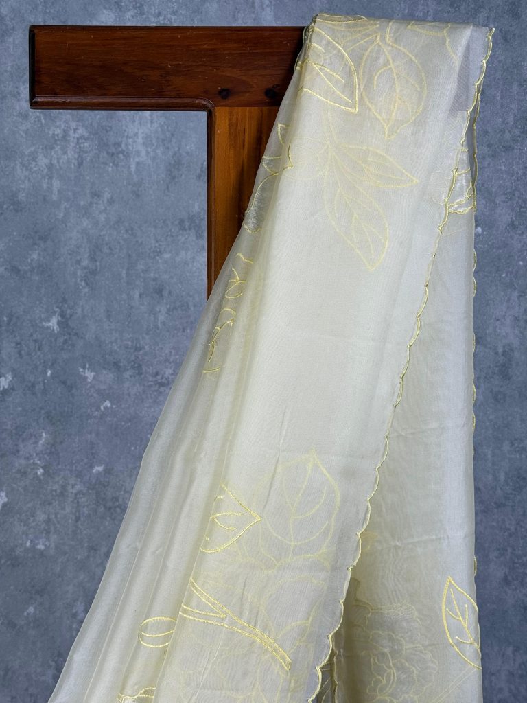 SILK ORGANZA TISSSUE APPLIQUE EMBROIDERY SAREE - Image 2