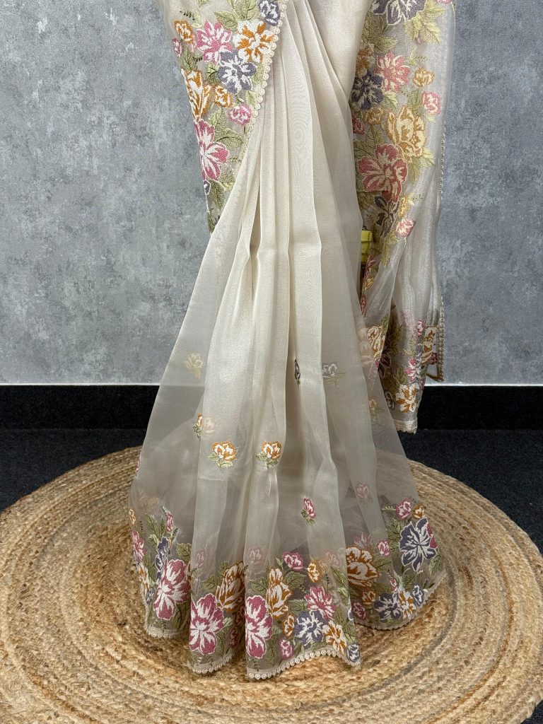 GLASS ORGANZA EMBROIDERY SAREE - Image 3