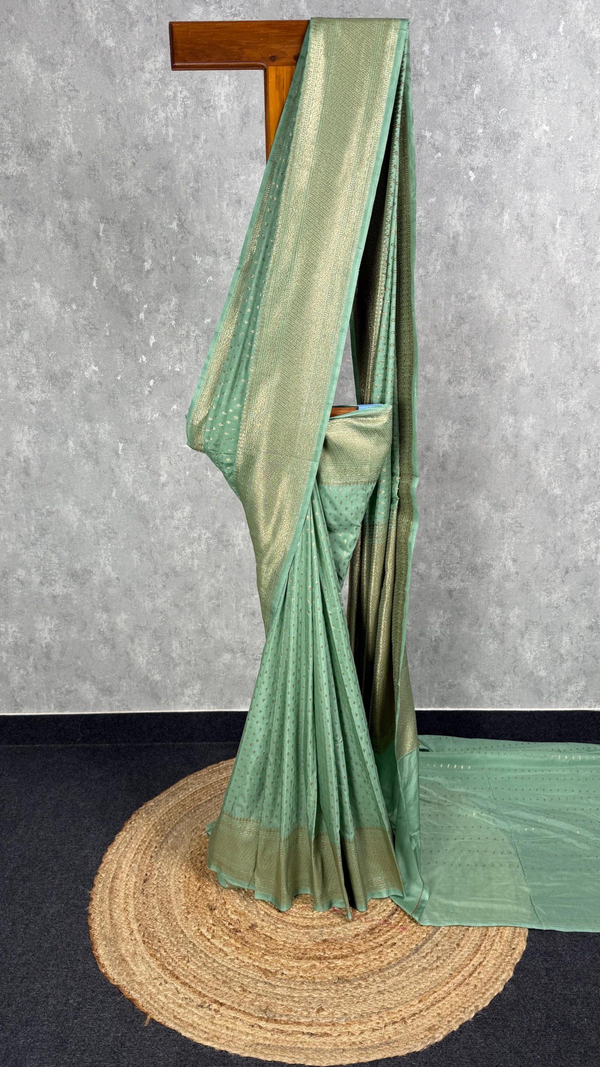 SEMI GEORGETTE ANTIQUE ZARI BANARASI SAREE
